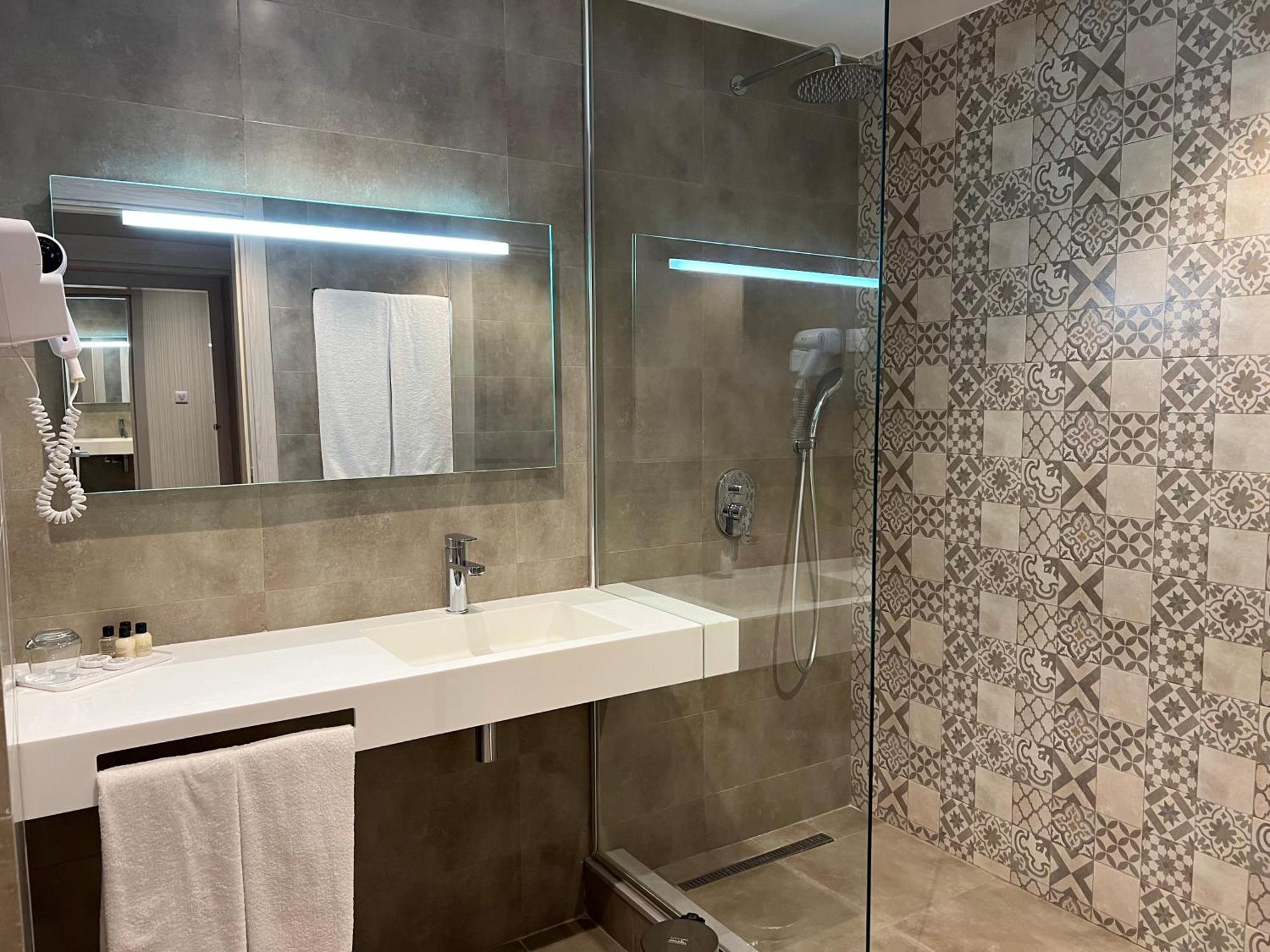 Hotel Ben Aouda & Spa Tipaza 外观 照片